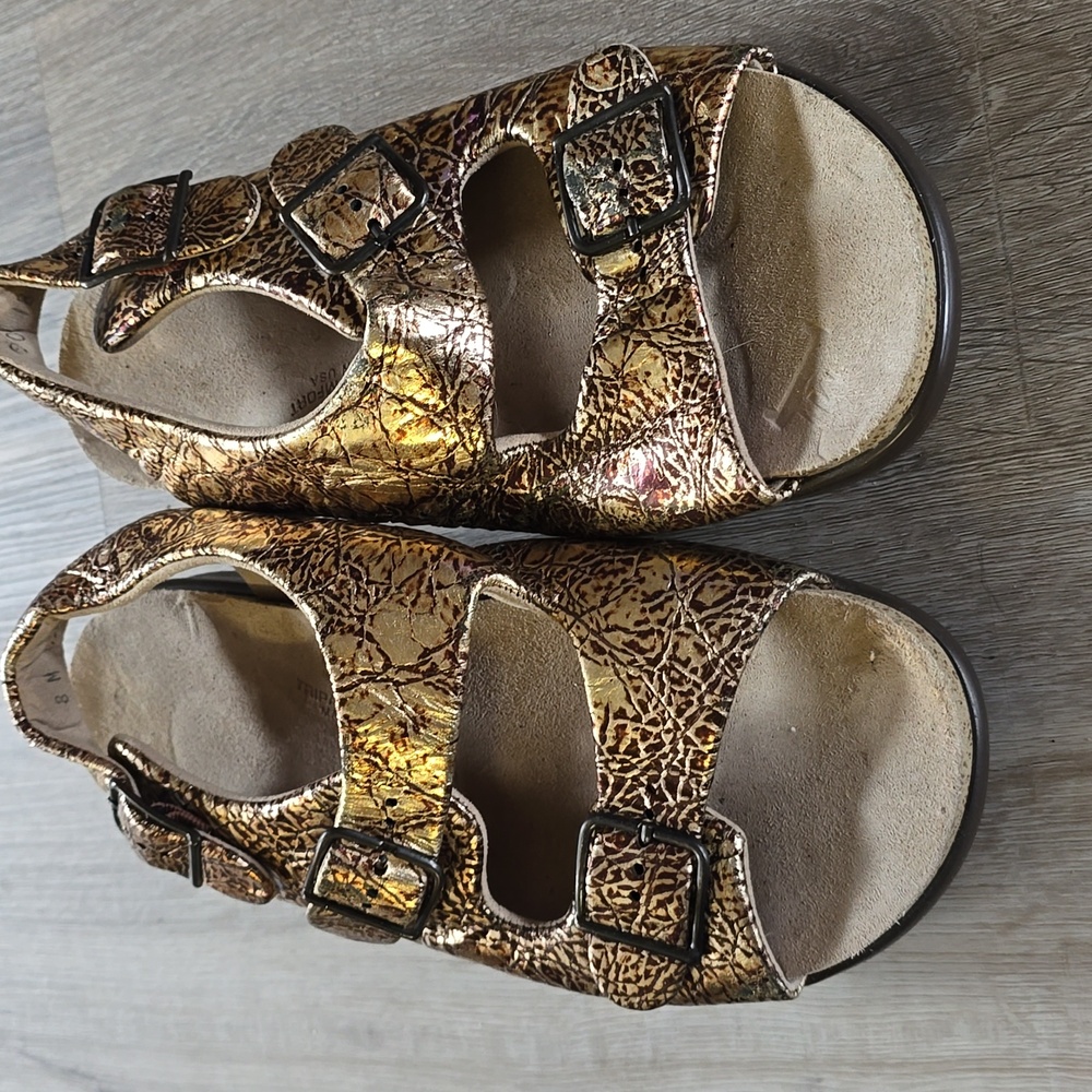 SAS Relaxed Walking Gold Bronze Double Strap & Buckle Tripad Sandals Size 8 - Picture 6 of 11